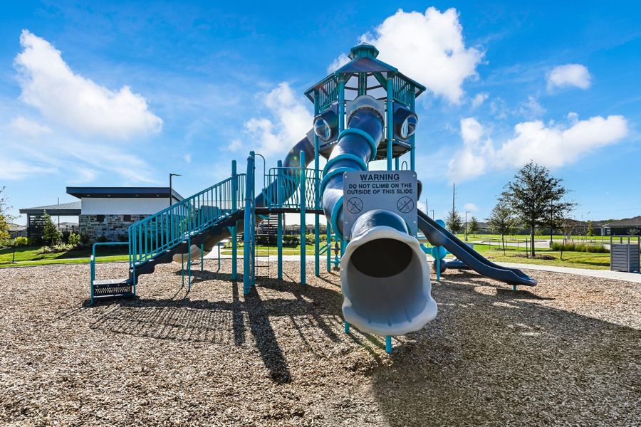 Community amenities in Caldwell Crossing, Iowa Colony (Image 21).