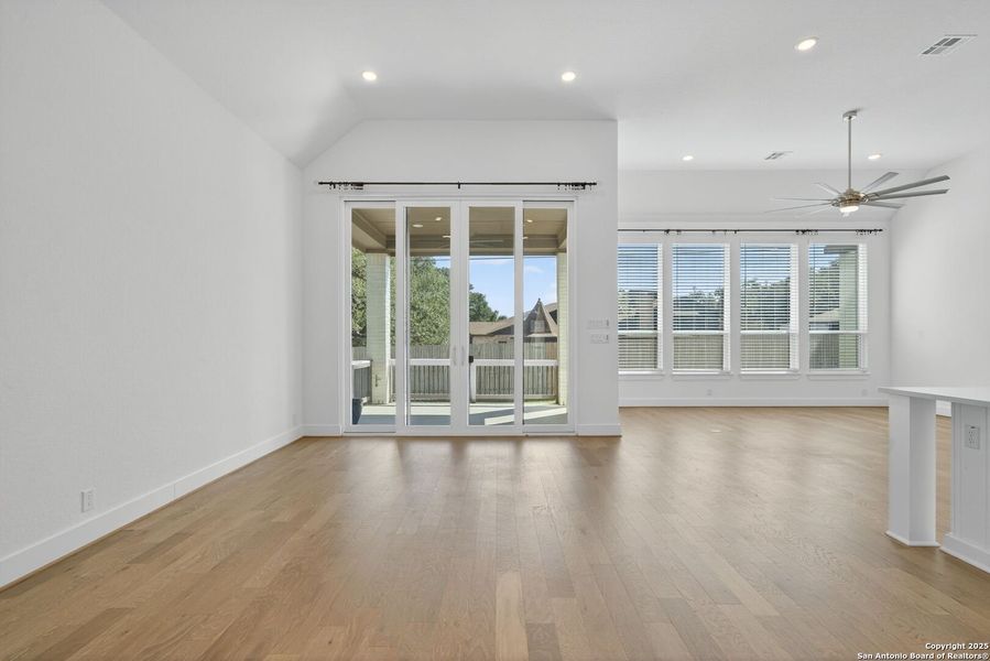 Spacious, unfurnished interior of a new home in Front Gate in Fair Oaks Ranch, Fair Oaks Ranch (Image 30). Spacious, unfurnished interior of a new home in Front Gate in Fair Oaks Ranch, Fair Oaks Ranch (Image 30).