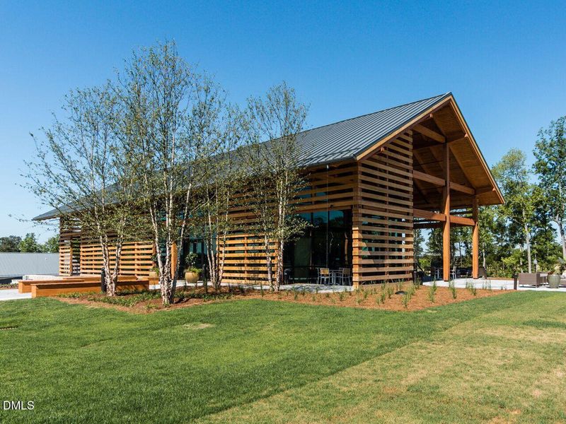 047-1280x960-clubhouse