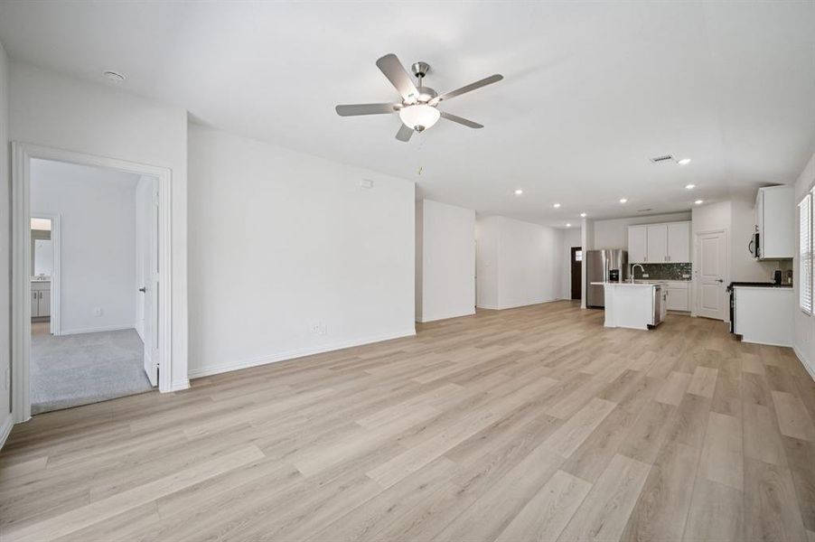 Photo is not of the actual home, but is an inspirational photo of builder’s model home and may depict options, furnishings, and/or decorator features that are not included. Photo is not of the actual home, but is an inspirational photo of builder’s model home and may depict options, furnishings, and/or decorator features that are not included.