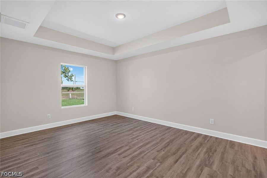 Spacious, unfurnished interior of a new home in Cape Coral, Cape Coral (Image 20).