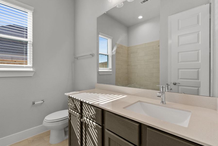 Furnished interior view inside a new home in Beacon Hill, Waller (Image 8).