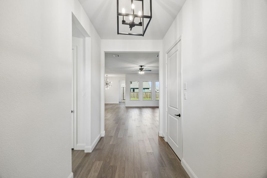 Spacious, unfurnished interior of a new home in Sheppard's Place, Waxahachie (Image 15). Spacious, unfurnished interior of a new home in Sheppard's Place, Waxahachie (Image 15).