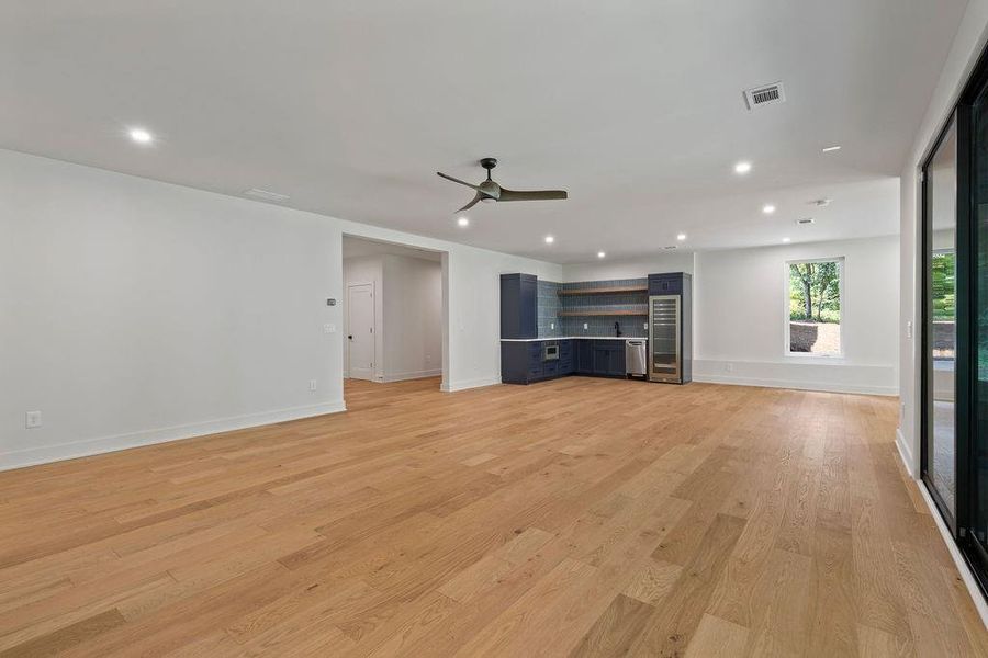 Spacious, unfurnished interior of a new home in Aster, Roswell (Image 71).
