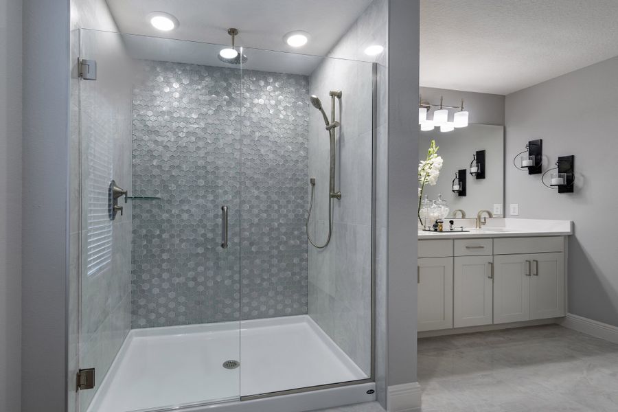 19 - Lopez_Primary Bath5_trinity lakes