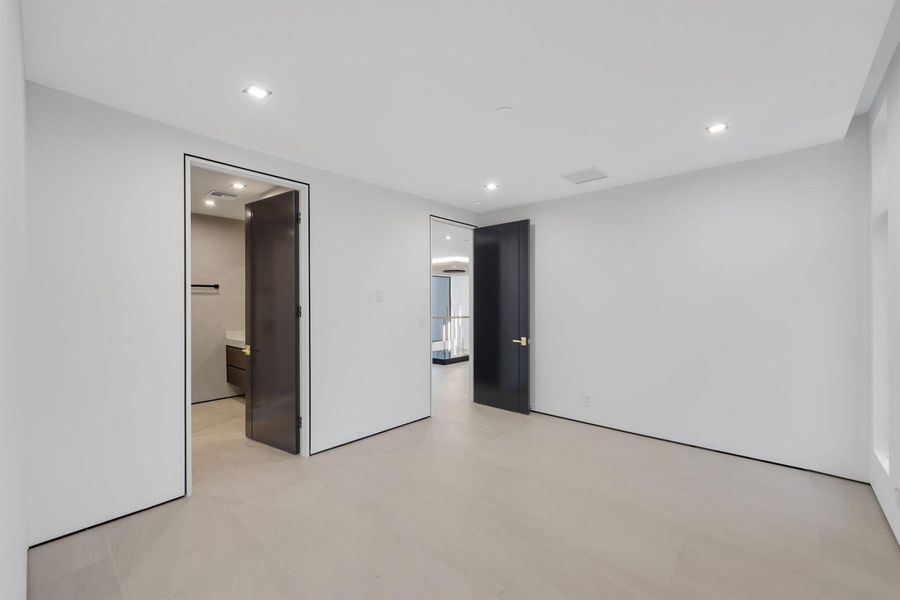 2825 Northeast 27th St - 62.jpg-SMALL
