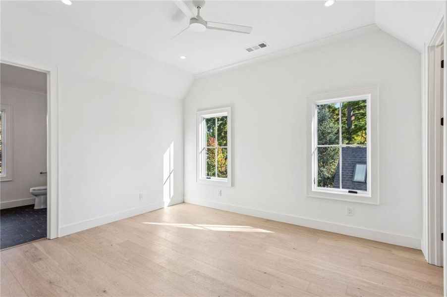 Spacious, unfurnished interior of a new home in , Atlanta (Image 43).