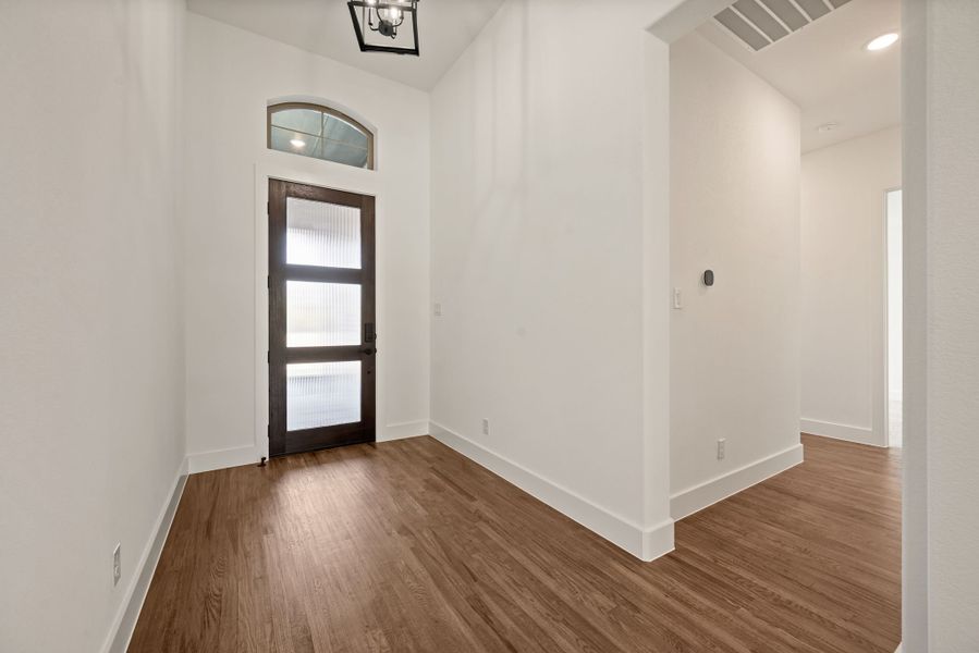 Spacious, unfurnished interior of a new home in Rolling Creek Ranch, Aledo (Image 23). Spacious, unfurnished interior of a new home in Rolling Creek Ranch, Aledo (Image 23).