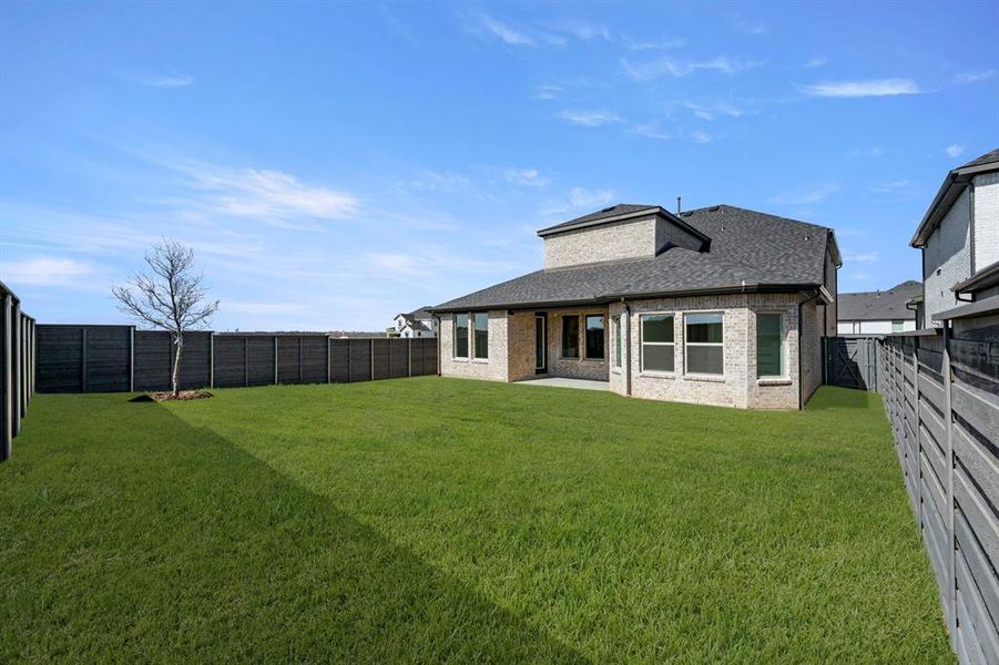 27. 612 Corner Post - Back (2)