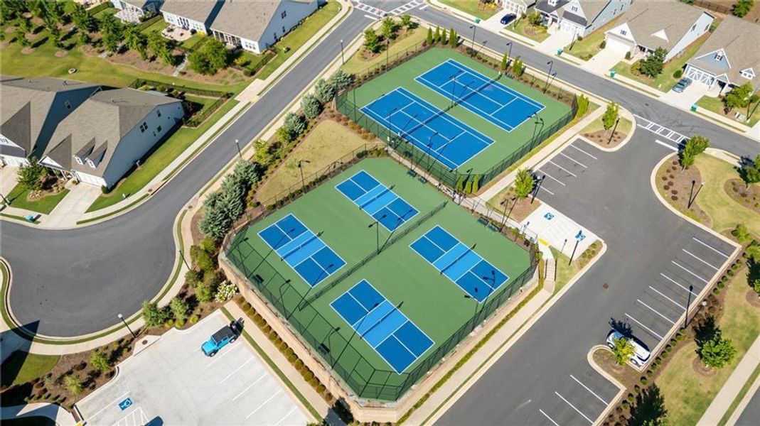 Image 27 of a home in Hickory Bluffs.