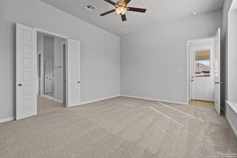 Spacious, unfurnished interior of a new home in Mayfair 50', New Braunfels (Image 25).