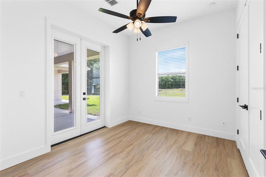 Spacious, unfurnished interior of a new home in , Yeehaw Junction (Image 33).