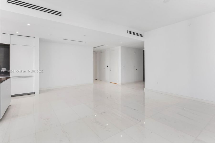 Spacious, unfurnished interior of a new home in Aston Martin Residences, Miami (Image 39).