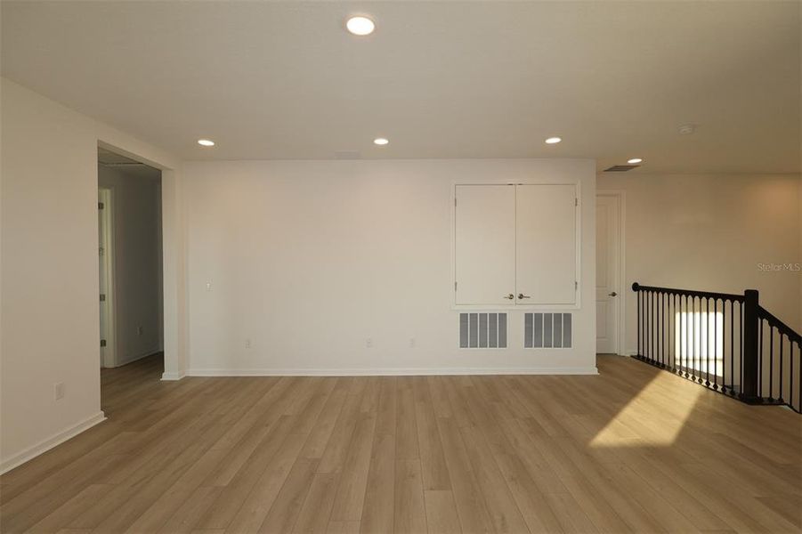 Spacious, unfurnished interior of a new home in Center Lake on the Park, St. Cloud (Image 24).