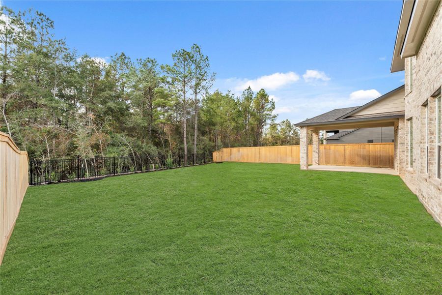 Exterior details and patio area of a home in Kresston - 65', Montgomery (Image 3).