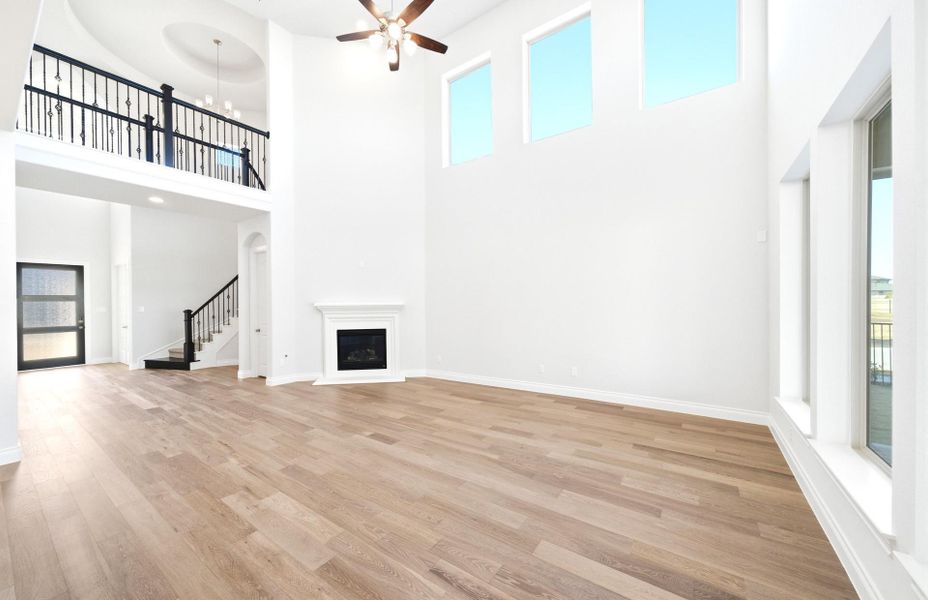 Spacious, unfurnished interior of a new home in Bridgeland 60′, Cypress (Image 24).