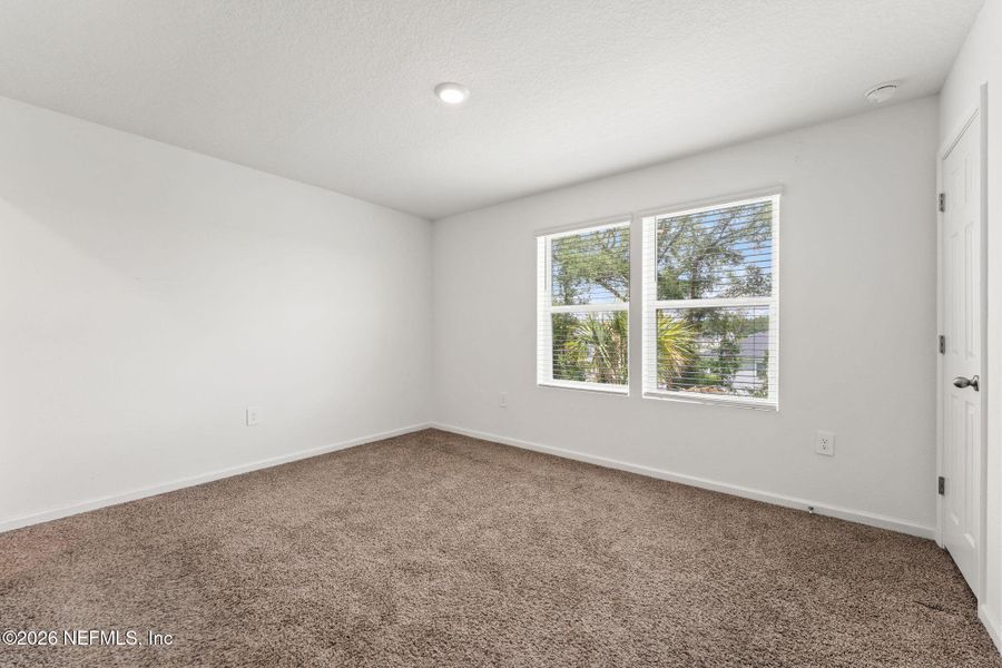 Spacious, unfurnished interior of a new home in , Middleburg (Image 16).