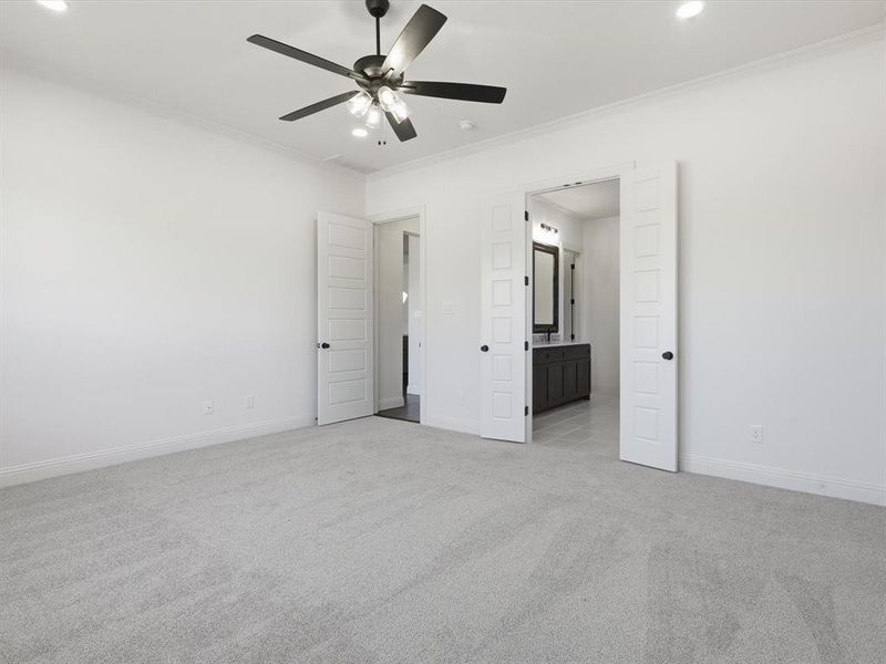 Spacious, unfurnished interior of a new home in Silver Sage Farm, Weatherford (Image 20).