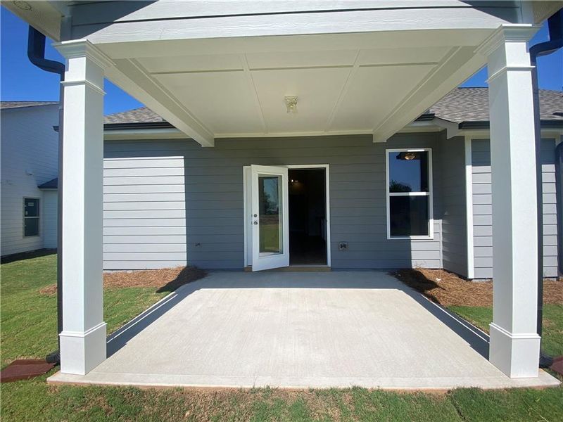 Exterior details and patio area of a home in , Jefferson (Image 3).