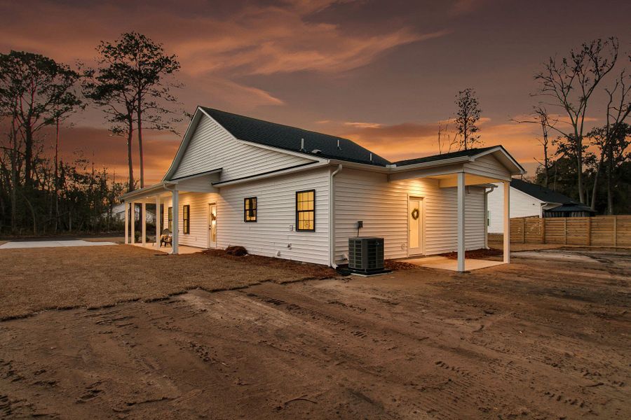 Exterior details and patio area of a home in , Hollywood (Image 21).