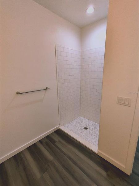 Spacious, unfurnished interior of a new home in , New Smyrna Beach (Image 12).