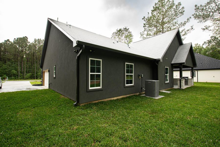 Exterior details and patio area of a home in , Dayton (Image 28).