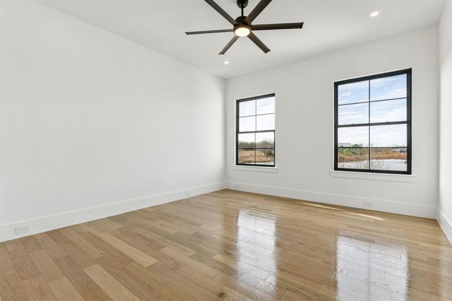 Spacious, unfurnished interior of a new home in , Bartonville (Image 22).