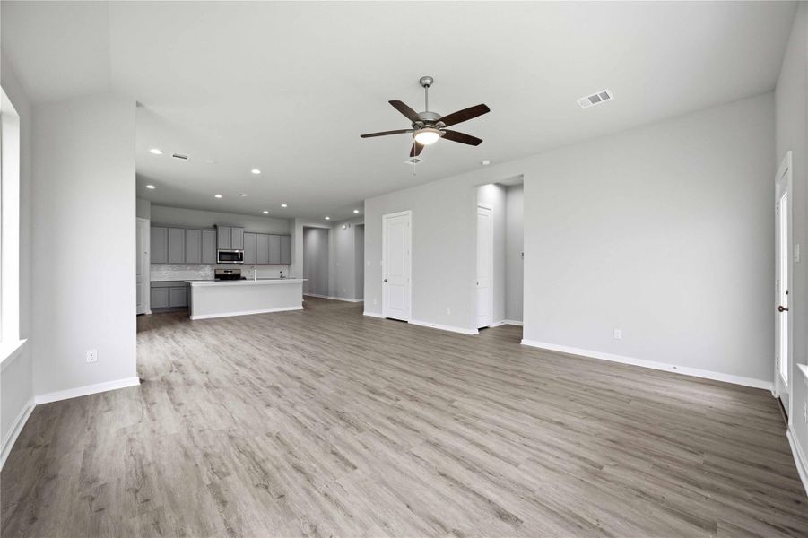 Spacious, unfurnished interior of a new home in Lago Mar  50'  &  55', Texas City (Image 16).