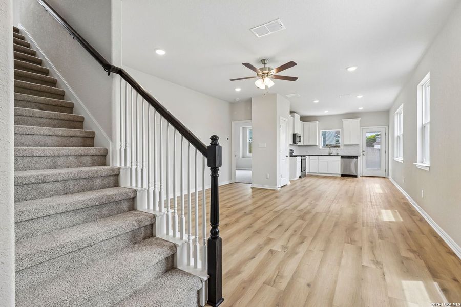 Spacious, unfurnished interior of a new home in Casinas at Gruene, New Braunfels (Image 17).