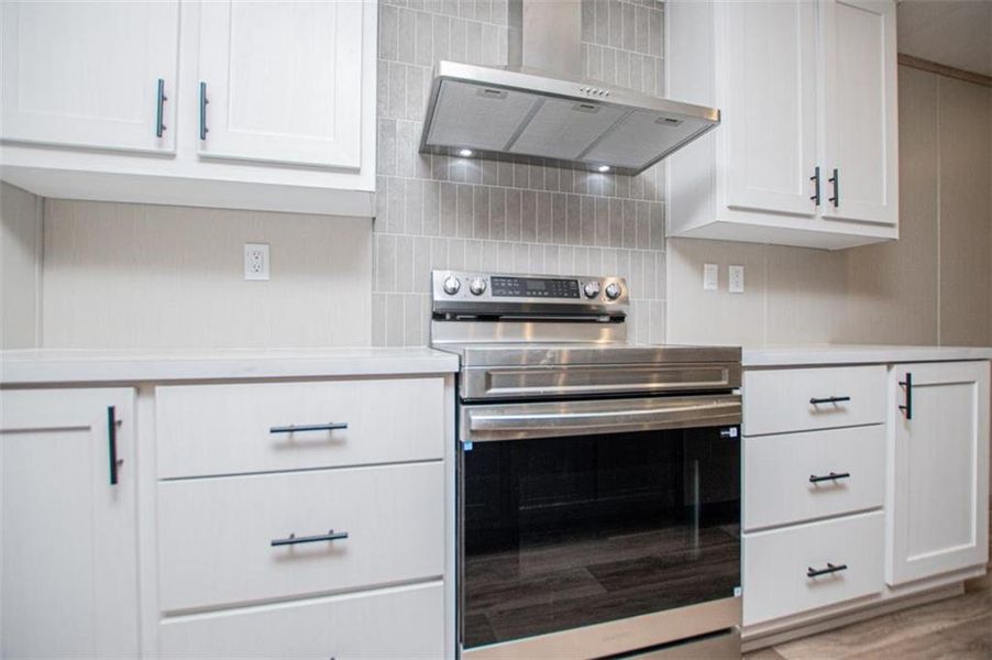 Furnished interior view inside a new home in , Temple (Image 8).