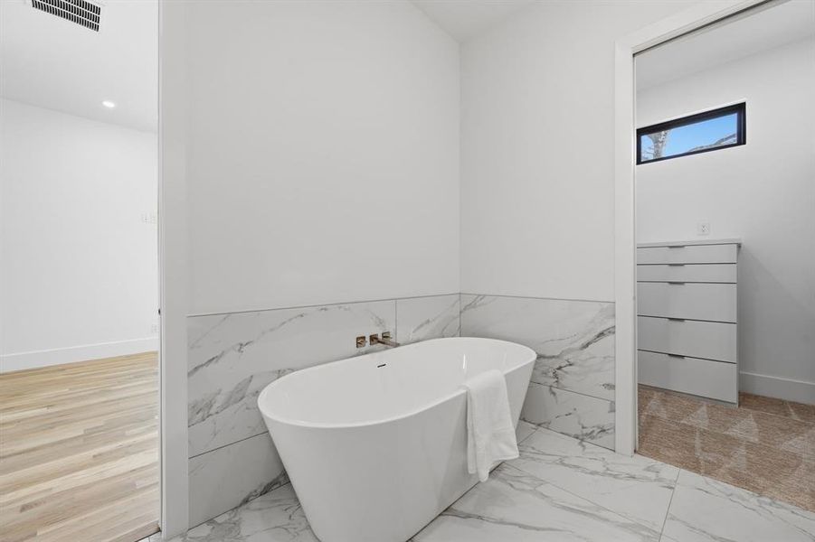 Furnished interior view inside a new home in , Dallas (Image 11).