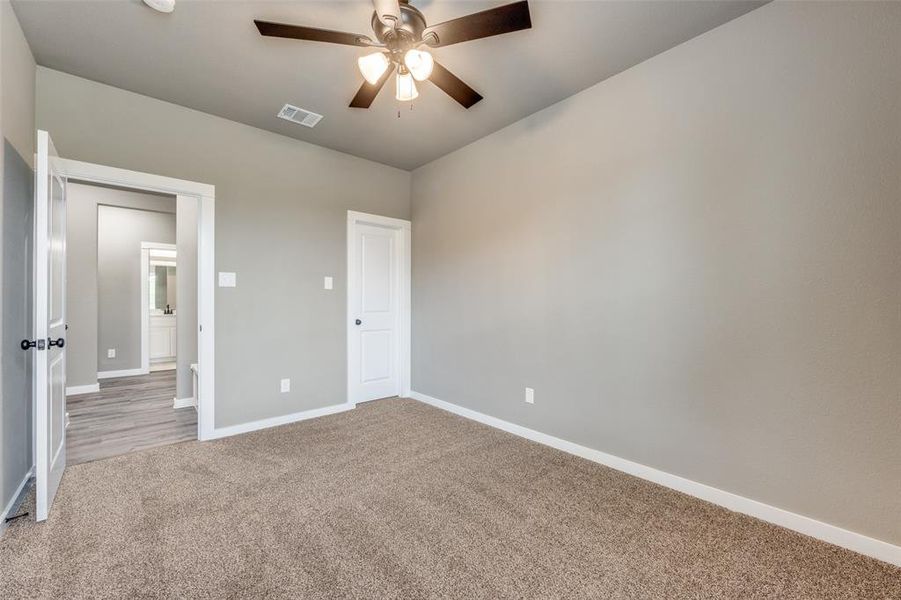 Spacious, unfurnished interior of a new home in , Wolfe City (Image 20).