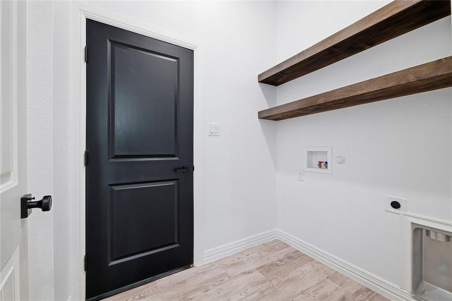 Spacious, unfurnished interior of a new home in , Corsicana (Image 27).