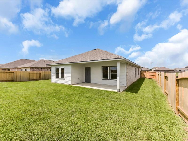 Exterior details and patio area of a home in River Ranch Meadows, Dayton (Image 20).