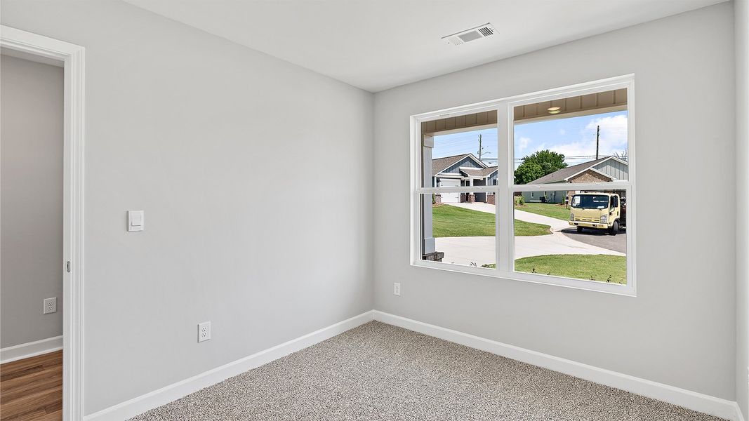 Spacious, unfurnished interior of a new home in Colonial East, Panama City Beach (Image 28).