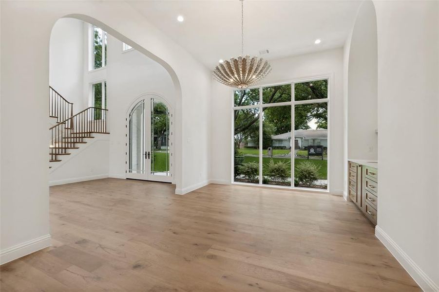 Spacious, unfurnished interior of a new home in , Dallas (Image 18).
