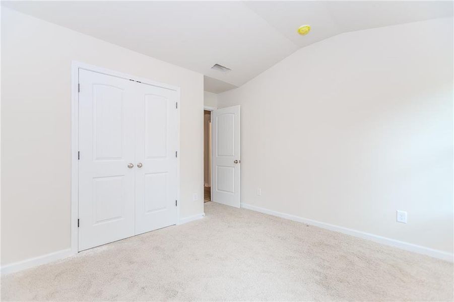 Spacious, unfurnished interior of a new home in , Atlanta (Image 9).