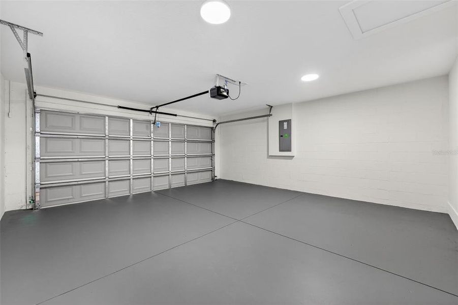 Spacious, unfurnished interior of a new home in , Ocala (Image 22).