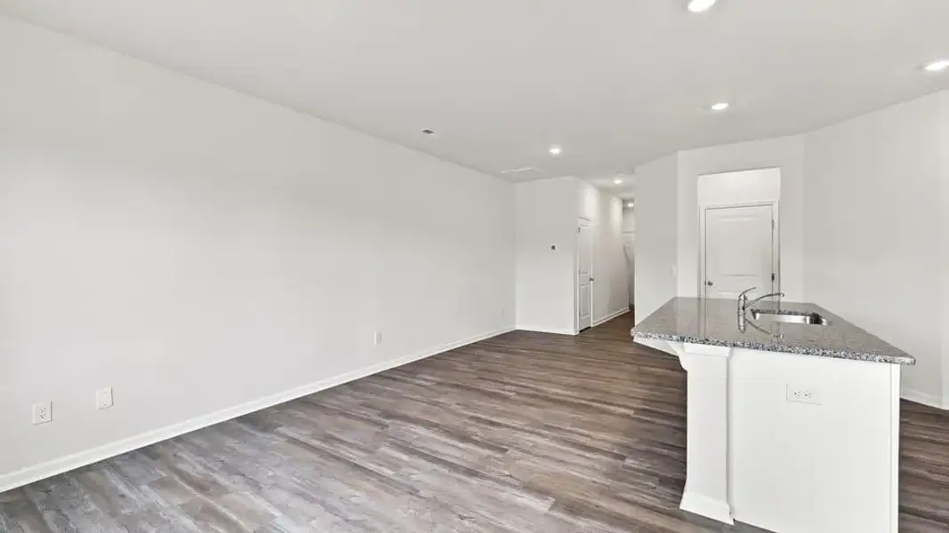 Spacious, unfurnished interior of a new home in Covington Village, Greer (Image 16).