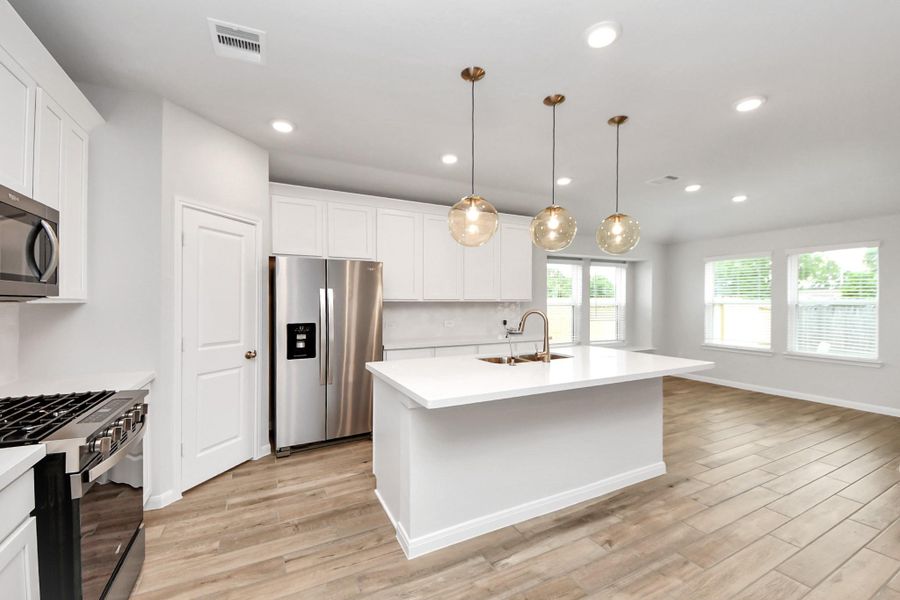 Furnished interior view inside a new home in Sunrise Cove: Landmark Collection, Texas City (Image 9).