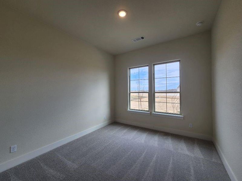 Spacious, unfurnished interior of a new home in Rocky Top, Krum (Image 12).