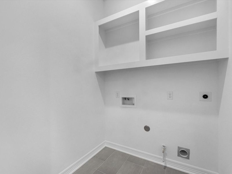 Spacious, unfurnished interior of a new home in Wildrye, Waller (Image 22).