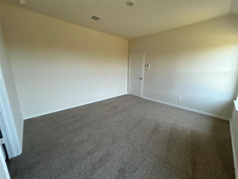 Spacious, unfurnished interior of a new home in Elevon, Lavon (Image 12).