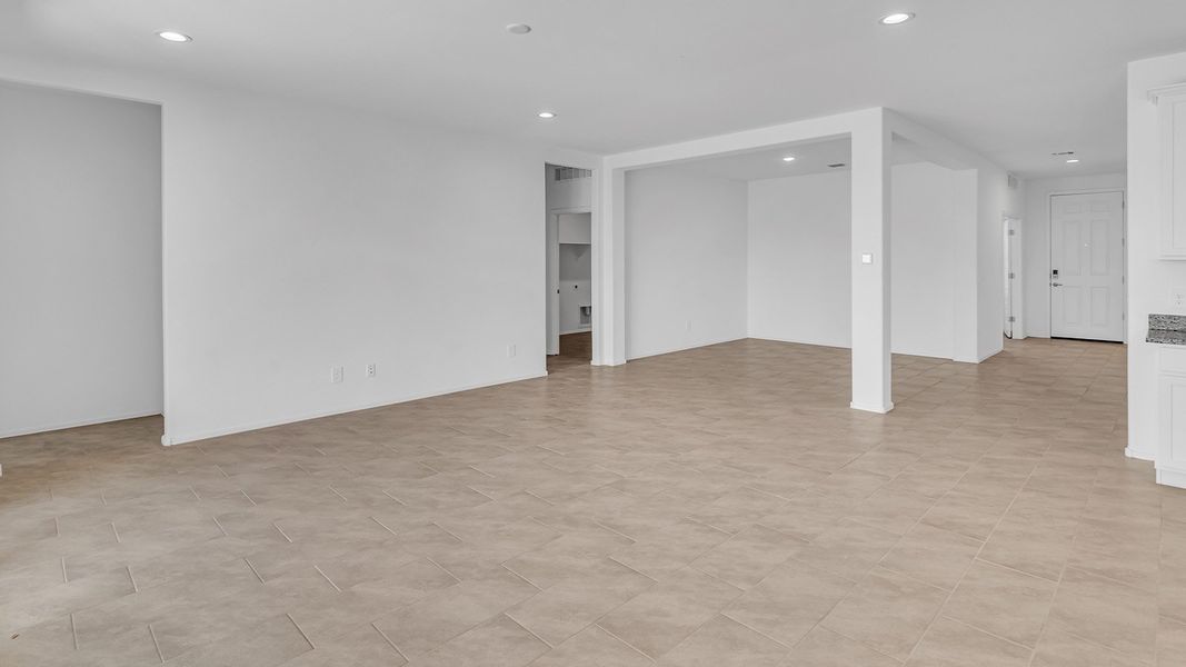 Representative unfurnished interior of a home built from the Pearl by D.R. Horton in Saguaro Bloom, Marana (Image 31).
