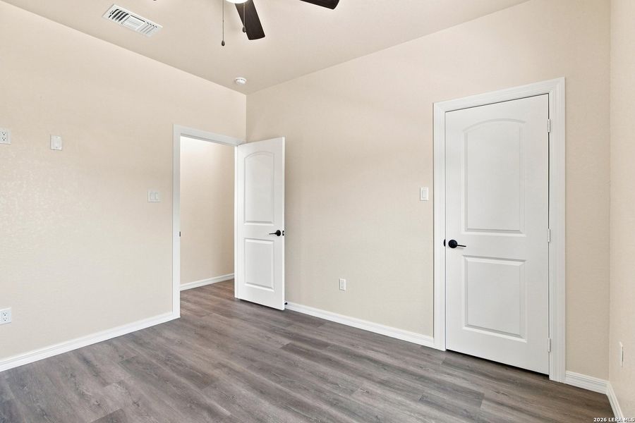 Spacious, unfurnished interior of a new home in , San Antonio (Image 11).
