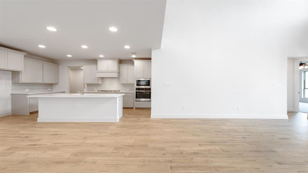 Spacious, unfurnished interior of a new home in Avondale, Fate (Image 19).