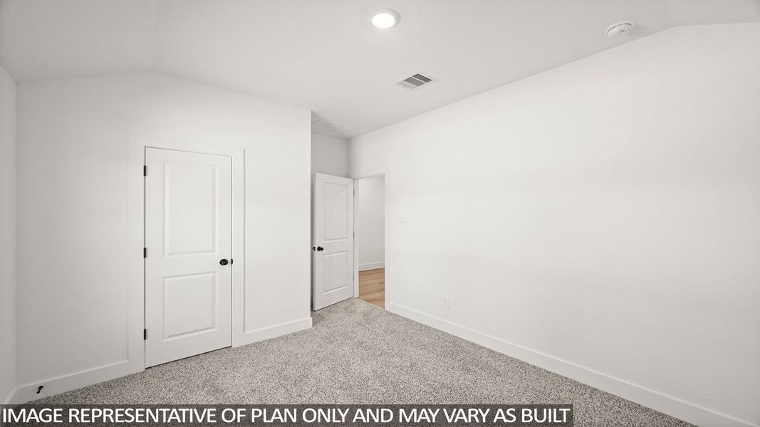 Spacious, unfurnished interior of a new home in Chapel Lakes, Montgomery (Image 17).