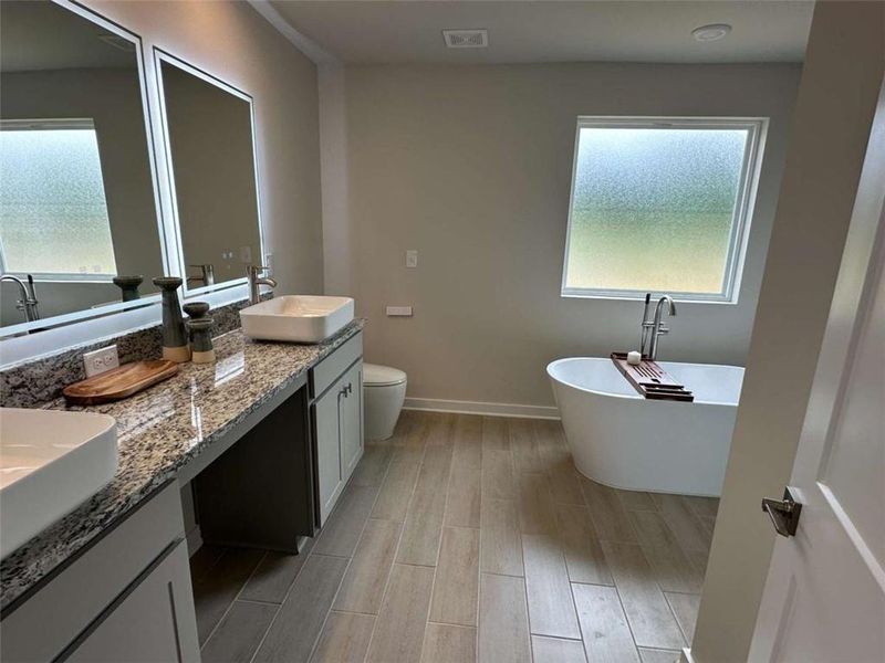 Furnished interior view inside a new home in Creekbend Overlook, South Fulton (Image 11).