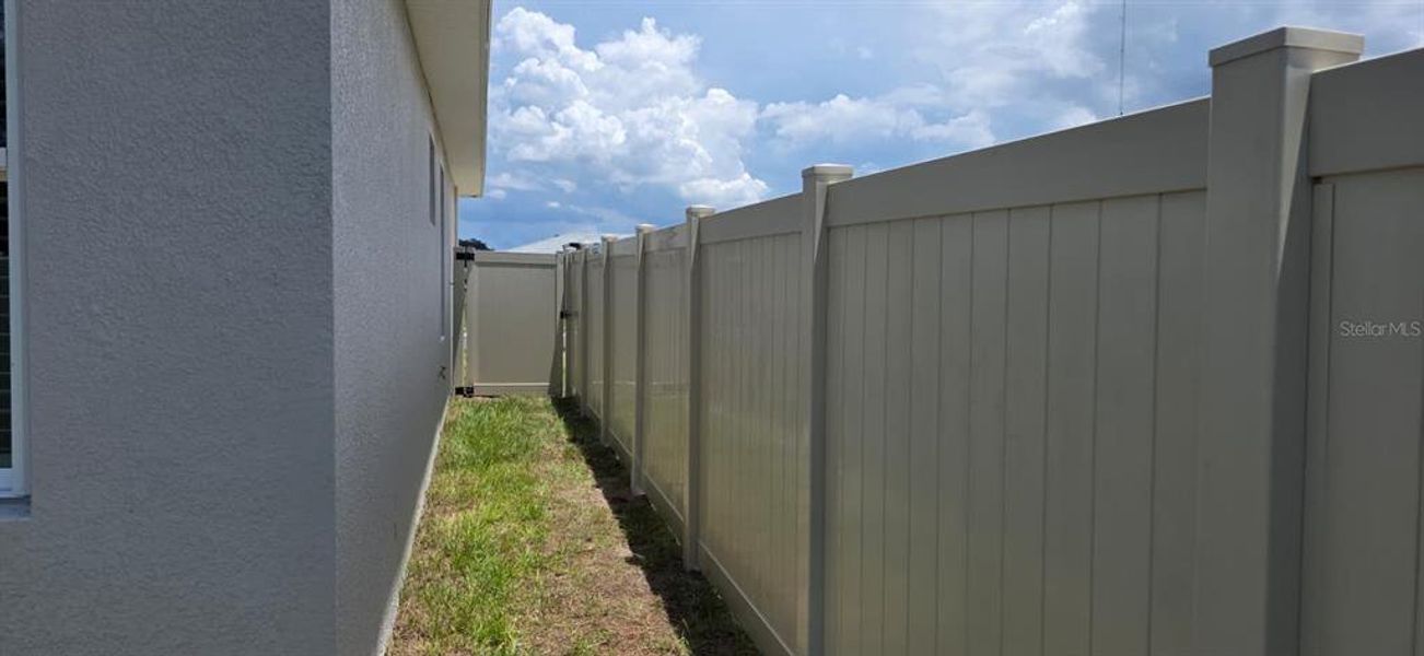 Exterior details and patio area of a home in , Winter Haven (Image 28).