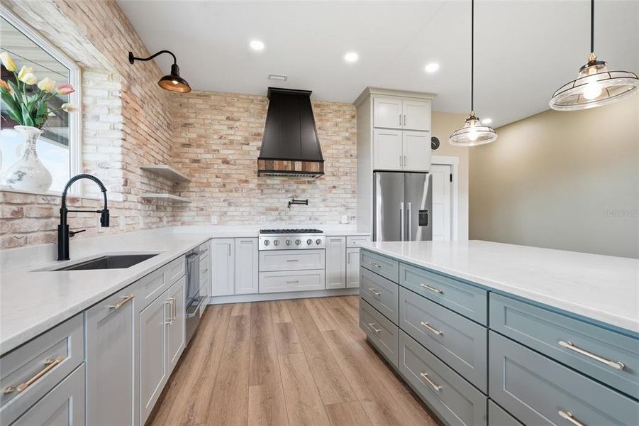 Furnished interior view inside a new home in , Arcadia (Image 19).